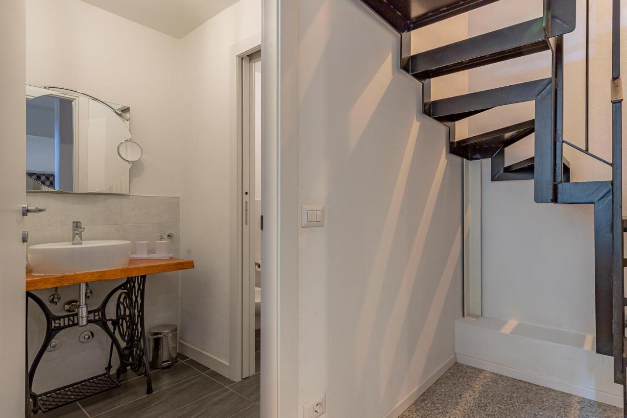 Moderno Loft A Due Passi Dal Lago Apartment Torno Exterior photo